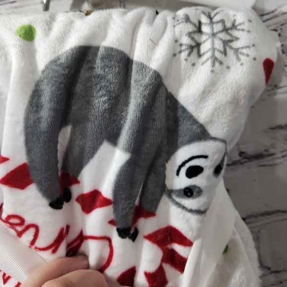 Baby’s first Christmas throw sloth print new - Picture 3 of 5